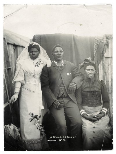 Un gruppo di matrimonio, c.1890 da Joe Barnett